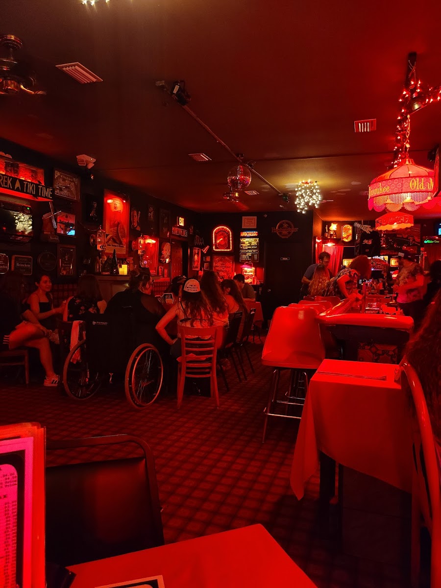 Elbow Room - Photo 6