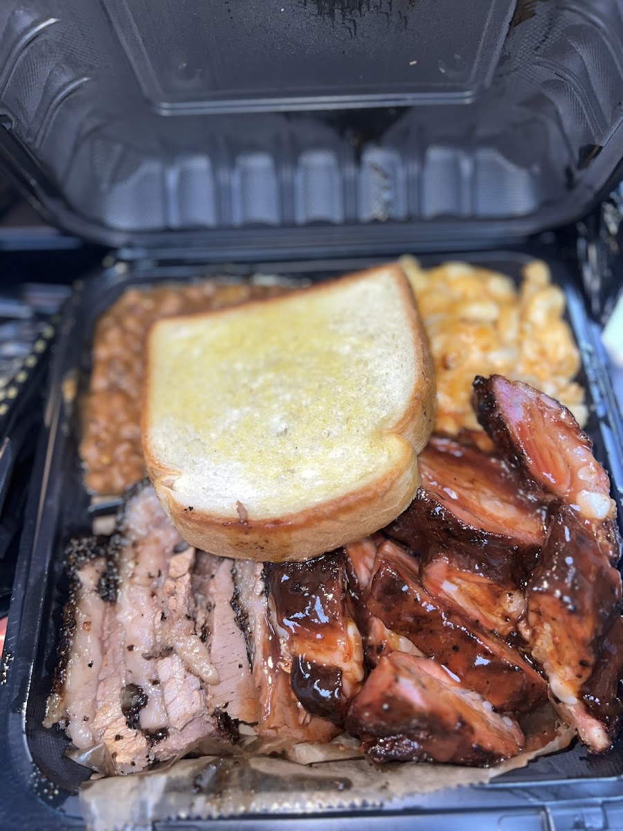 Midtown Smoke House - Photo 7