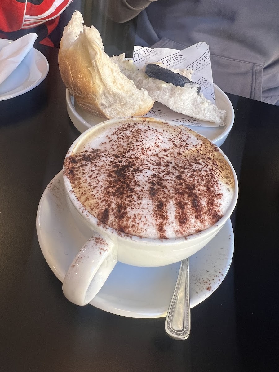 Govies Coffee Club - Photo 8