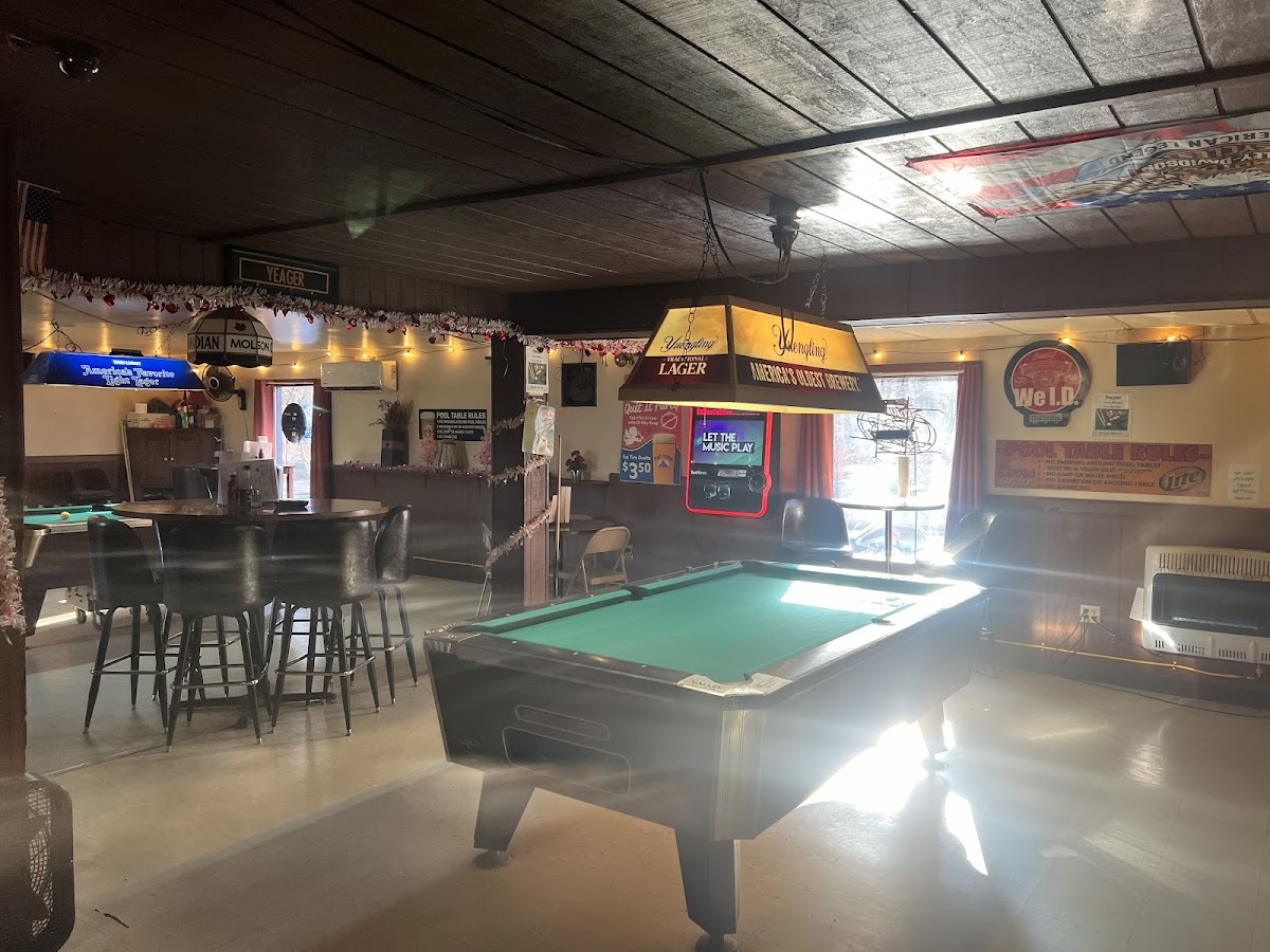 Riverside West Pub - Photo 5