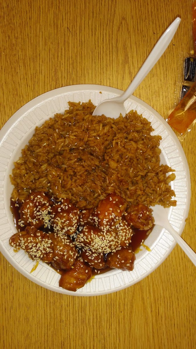 Hong Kong Chinese Restaurant - Photo 7