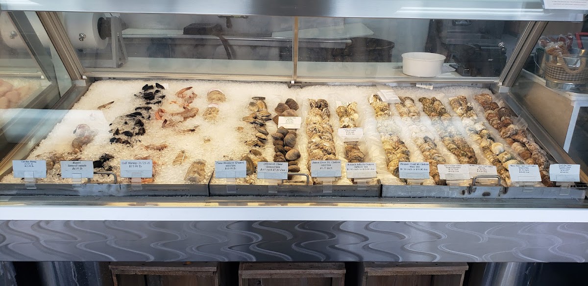 Hooked Meat & Seafood Market - Photo 4