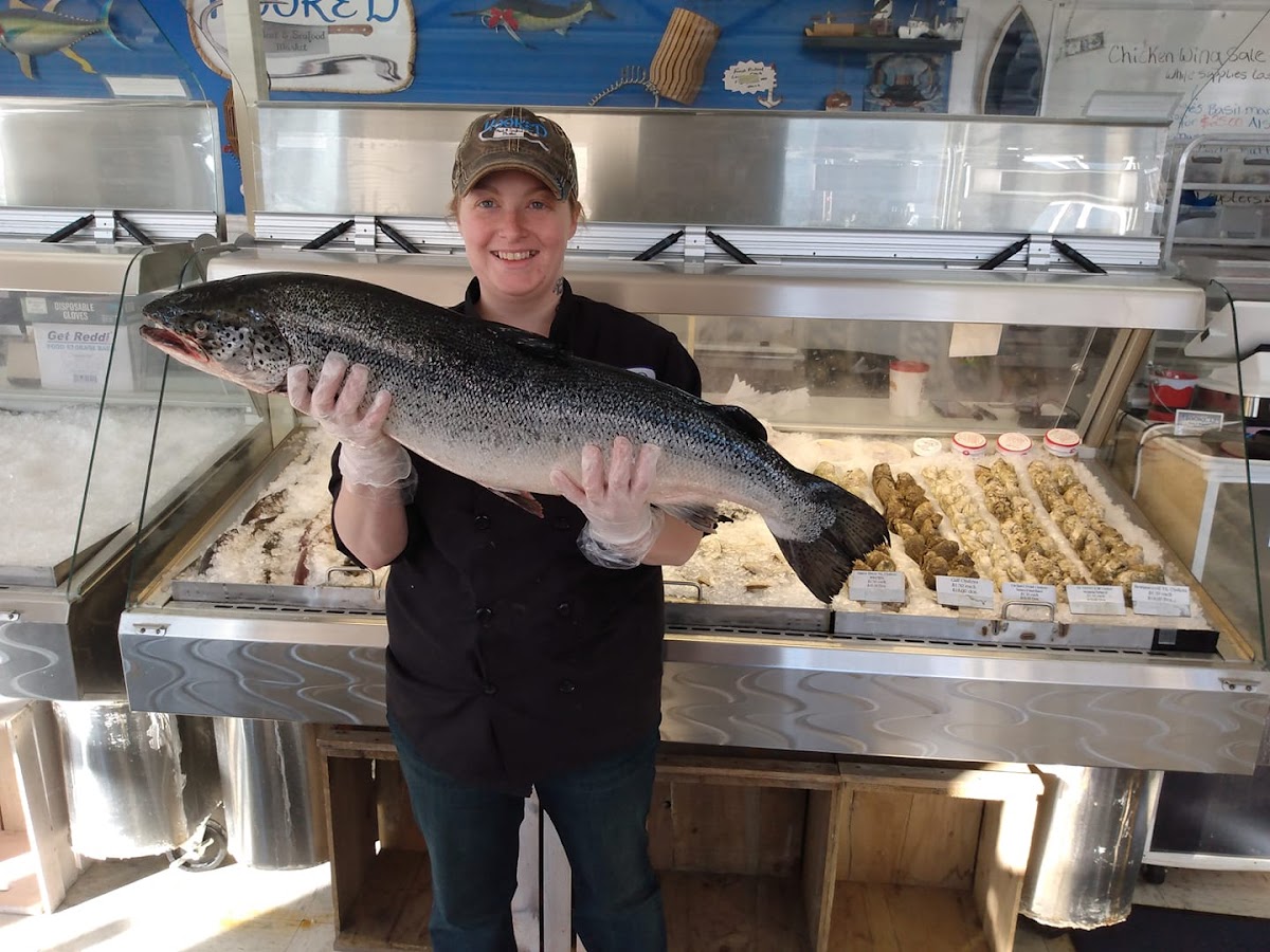Hooked Meat & Seafood Market - Photo 6