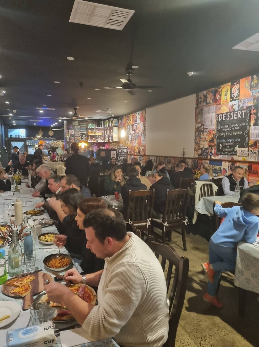 Crustioni's Pizzeria Keilor - Photo 9