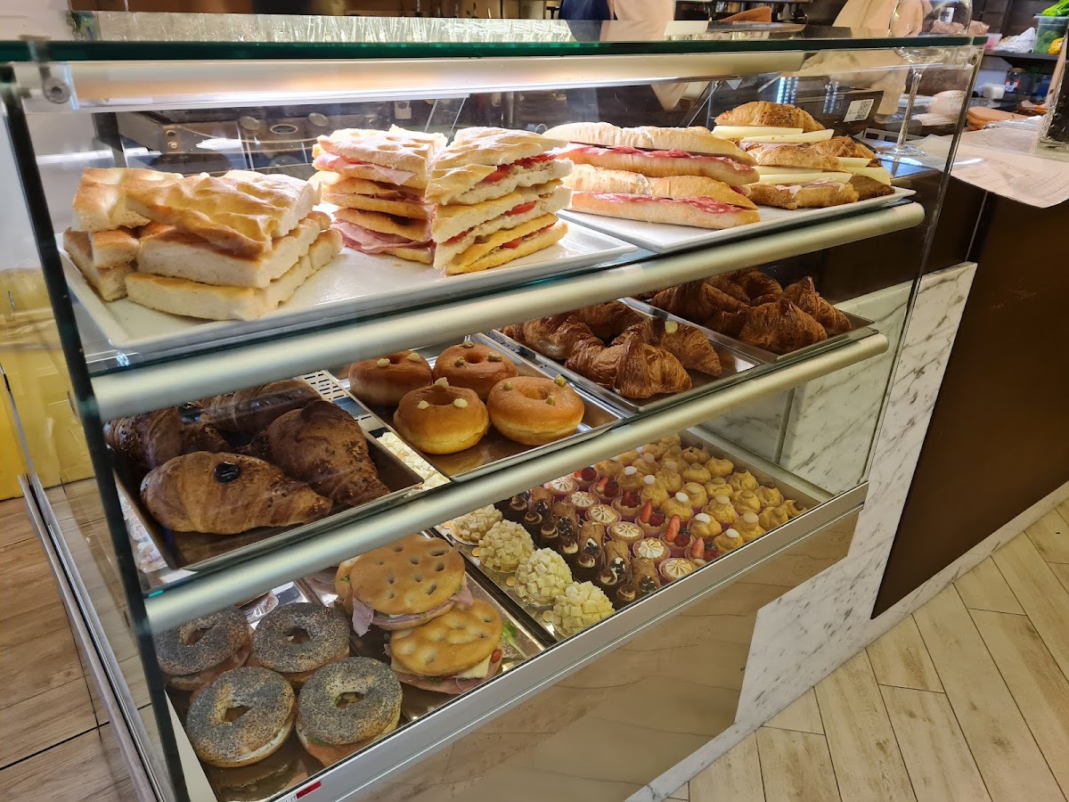 Mae Caa - Bakery Cafe - Cocktails