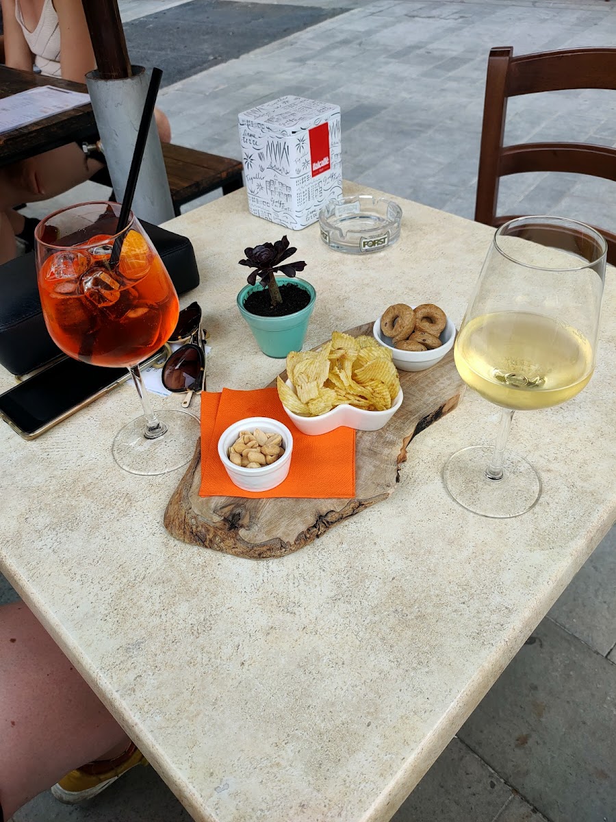 Mae Caa - Bakery Cafe - Cocktails - Photo 7