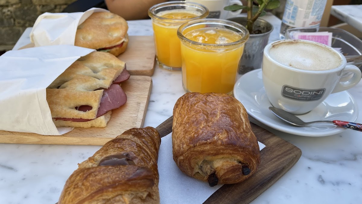 Mae Caa - Bakery Cafe - Cocktails - Photo 8