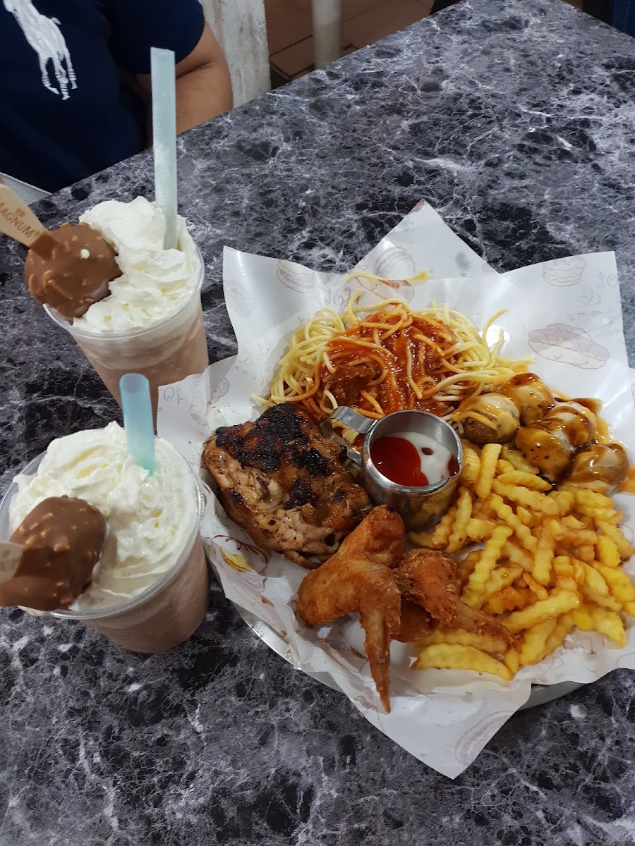Kuching Grilled Burger - Photo 9