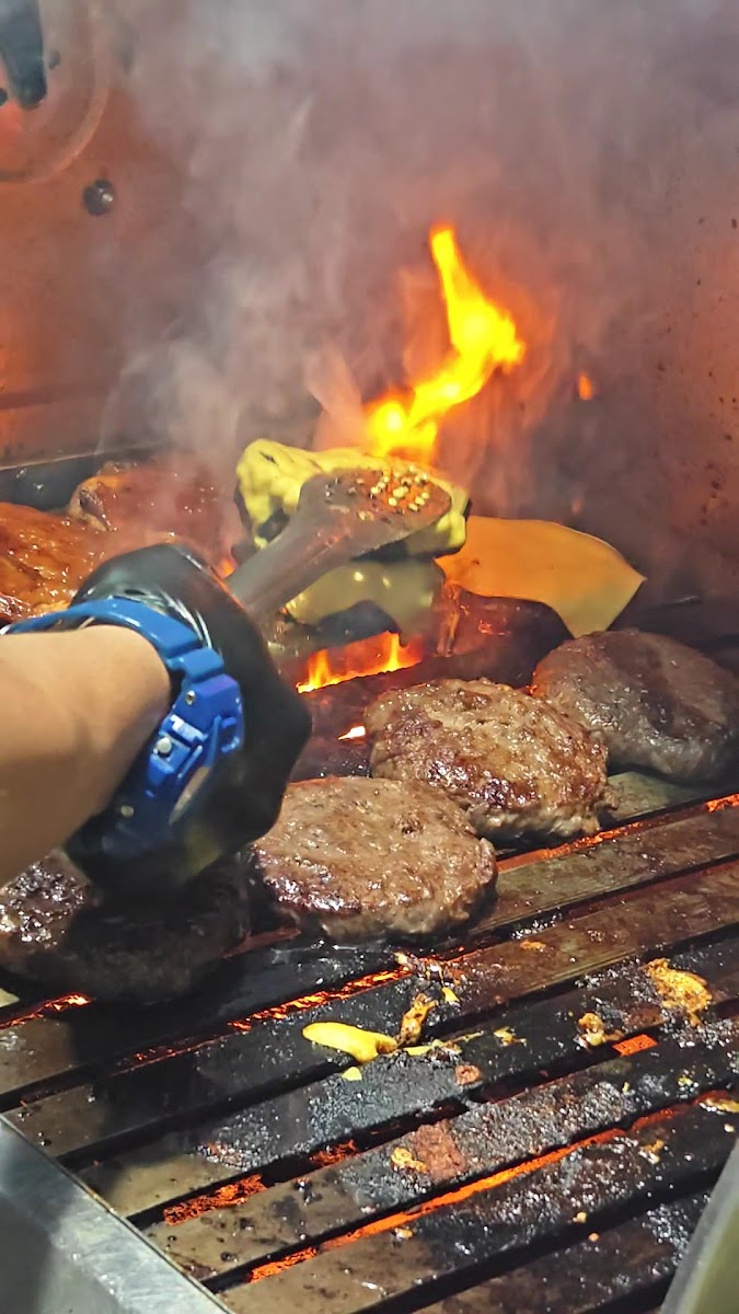 Kuching Grilled Burger - Photo 1