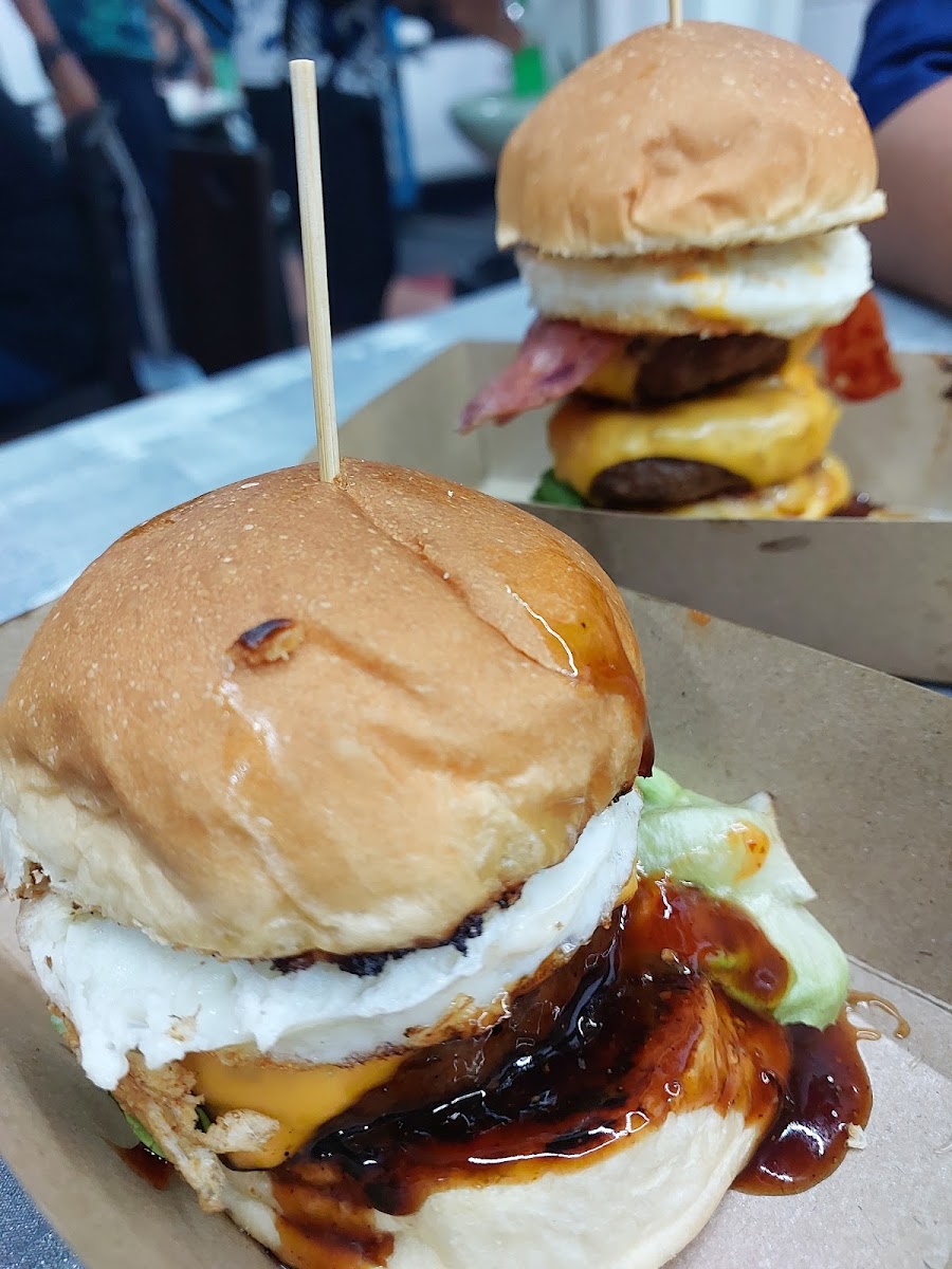 Kuching Grilled Burger - Photo 3