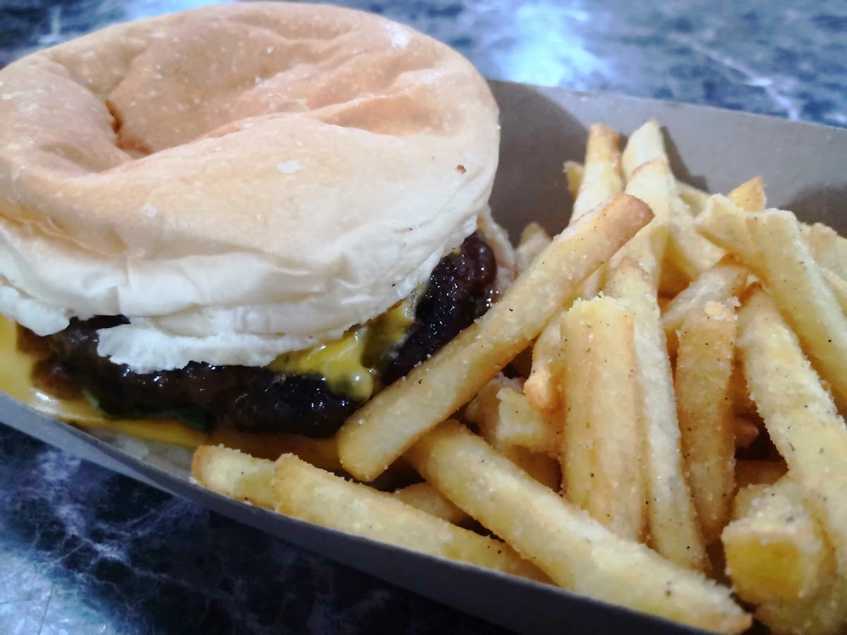 Kuching Grilled Burger - Photo 4