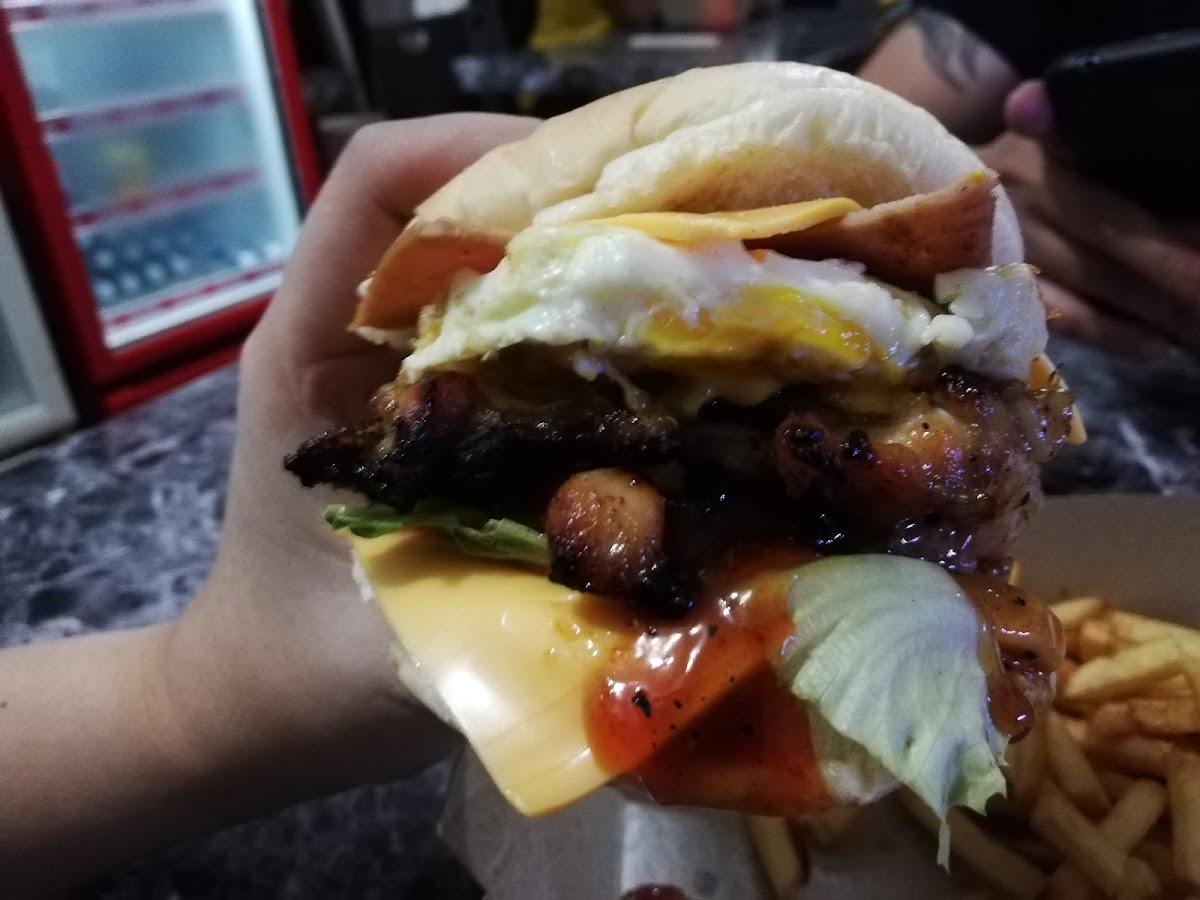 Kuching Grilled Burger - Photo 5