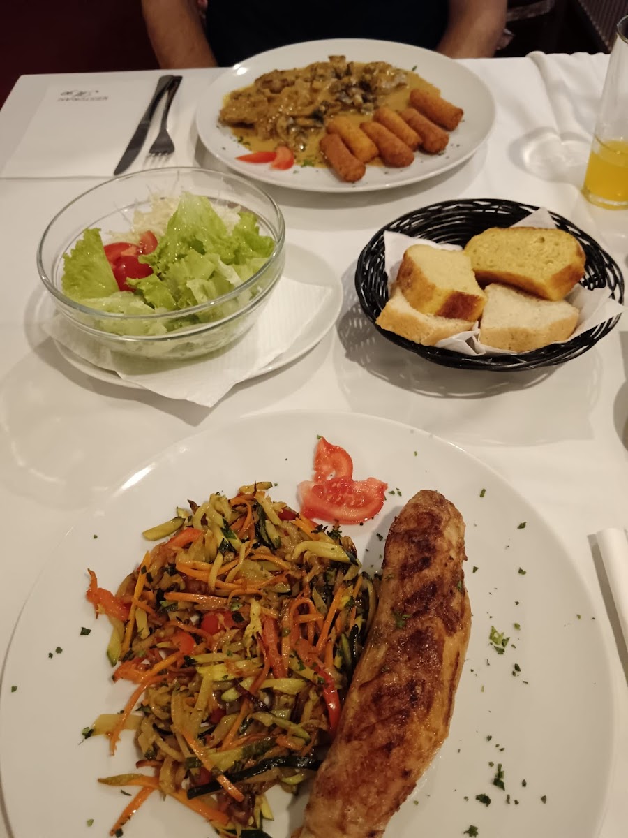 Restoran M90 - Photo 1