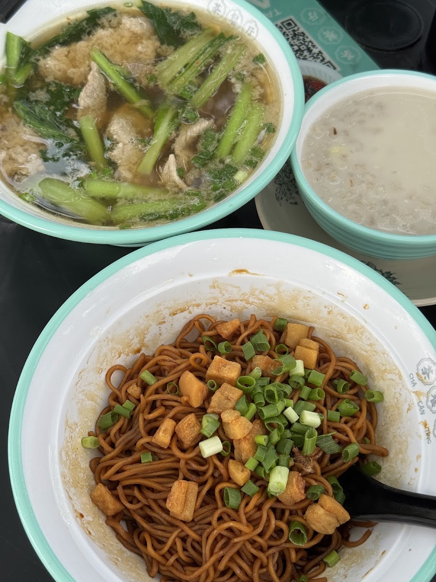 Cha Can Ting 茶餐厅 - Photo 3