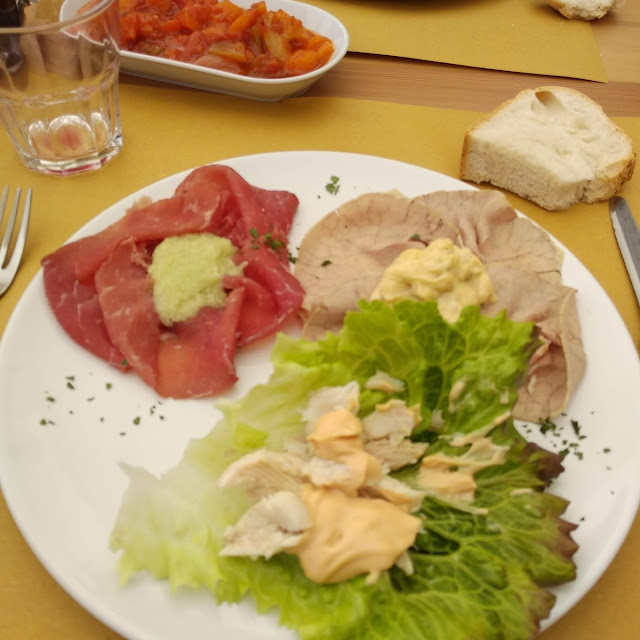 Tris Di Carne Salada Vitello Tonnato E Trota Con Maionese