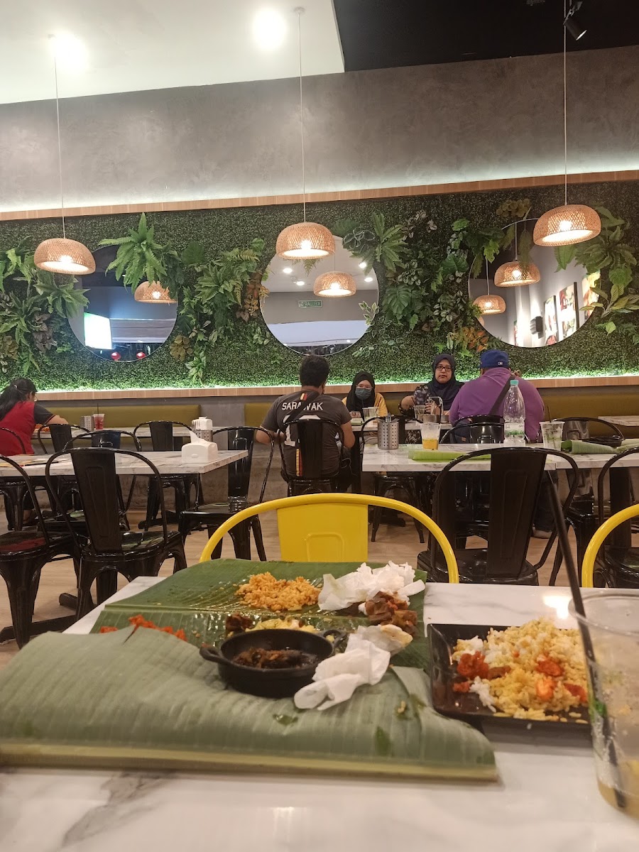 BananaBro Central I-City - Photo 8
