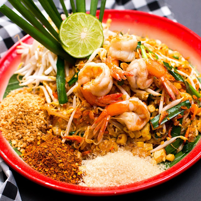 ผัดไทยกุ้งสด