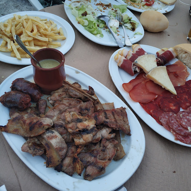 Parrillada Mixta Con Patatas