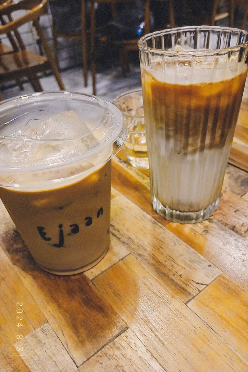 Ejaan Coffee House - Photo 4