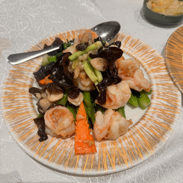 Braised Sea Cucumber with Spring Onion & Shrimp Roe