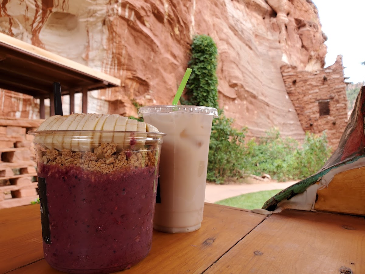 The Cave Cafe - Photo 9