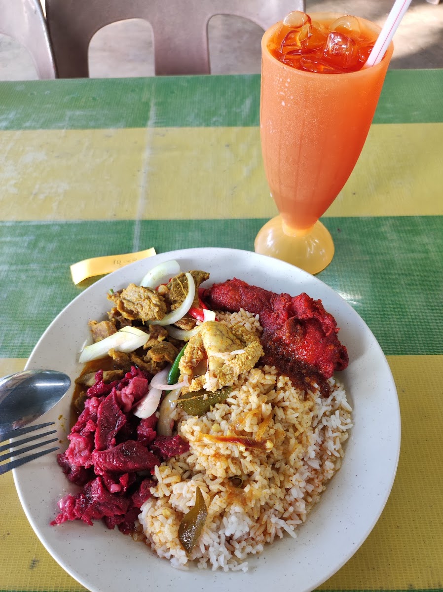Kak YaH Nasi Campur - Photo 2