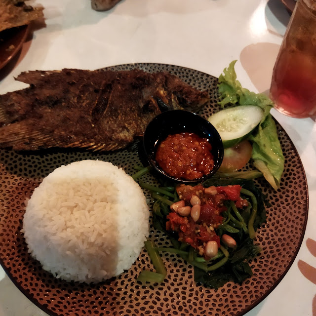 Gurame Goreng Steamed Rice