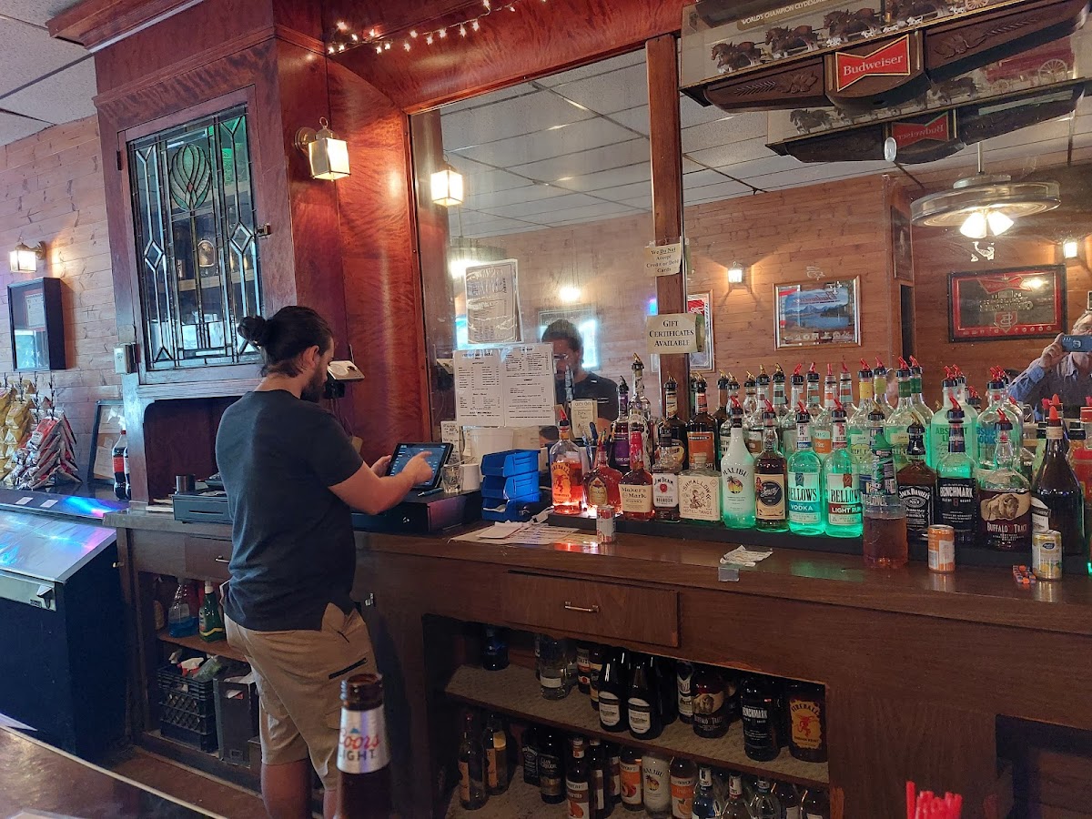 Friends Bar and Grill - Photo 3