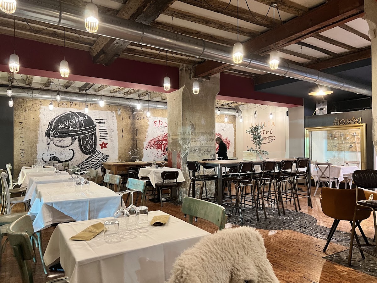 EMILIA Bistro