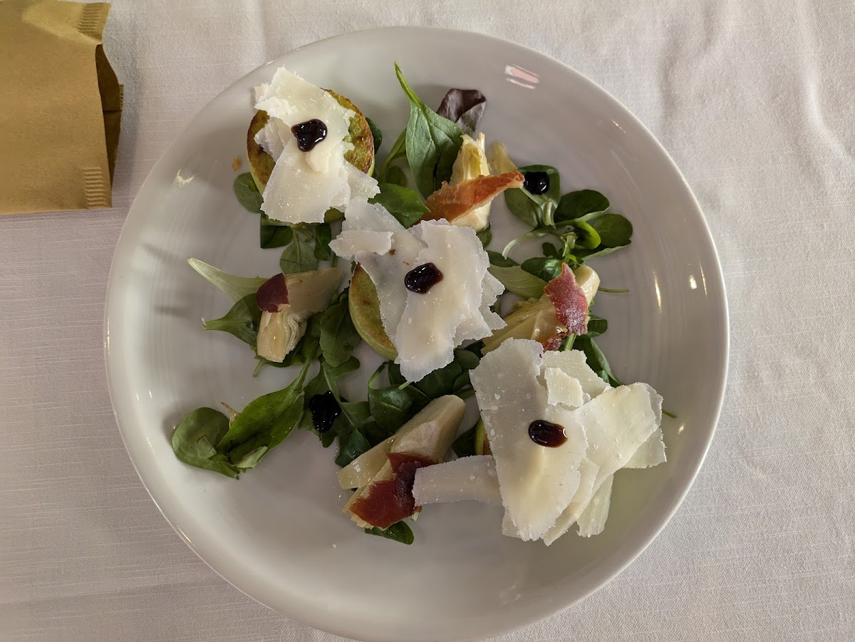 EMILIA Bistro - Photo 9