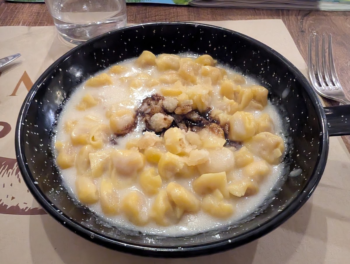 EMILIA Bistro - Photo 3