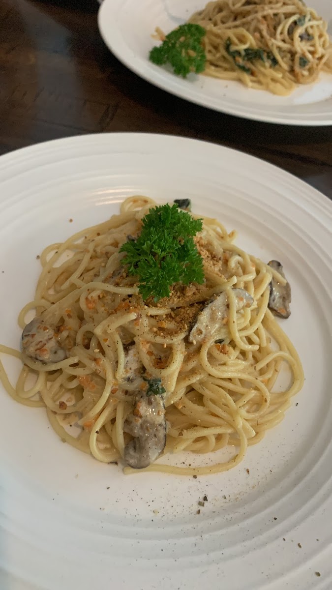 Simply Leafy Vegetarian Restaurant - Photo 9