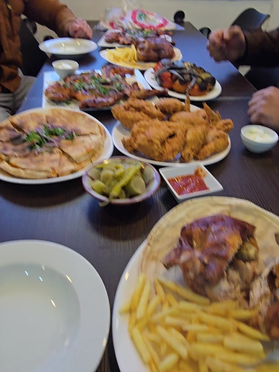 Qasiun Restaurant - Photo 1