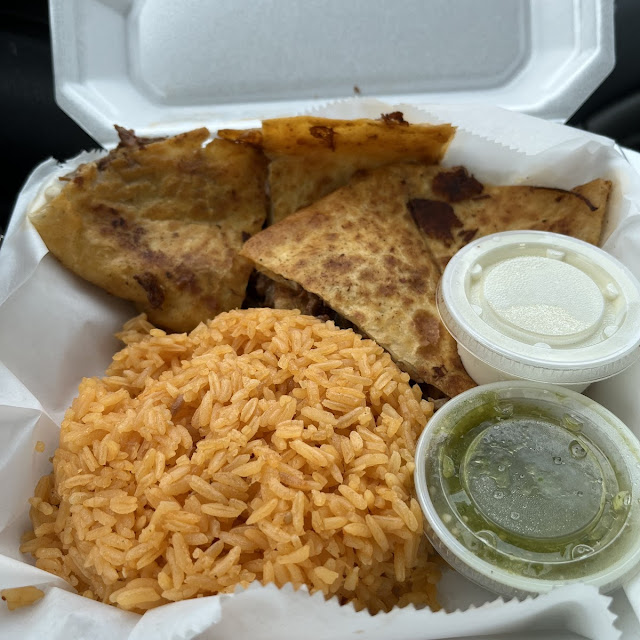 Quesadilla Sij Side Rice Şlettuce Choice of Meat