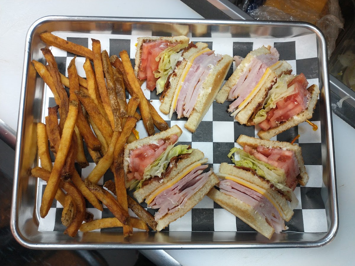 Miller'sBistro - Photo 9