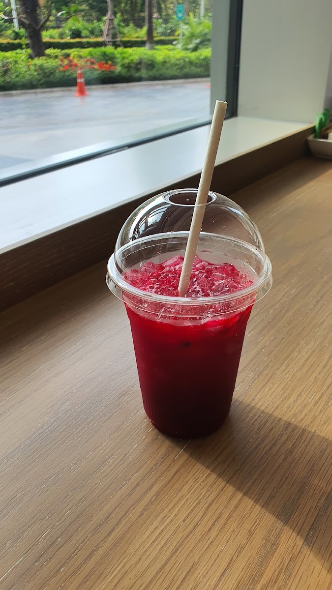Mill & Co. - Lifestyle Cafe - Photo 4