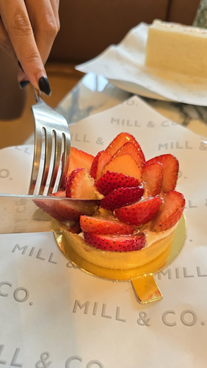 Mill & Co. - Lifestyle Cafe - Photo 7