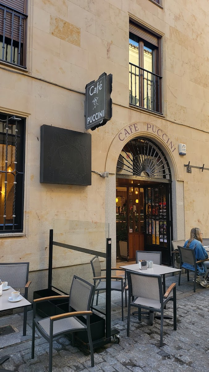 Café Puccini