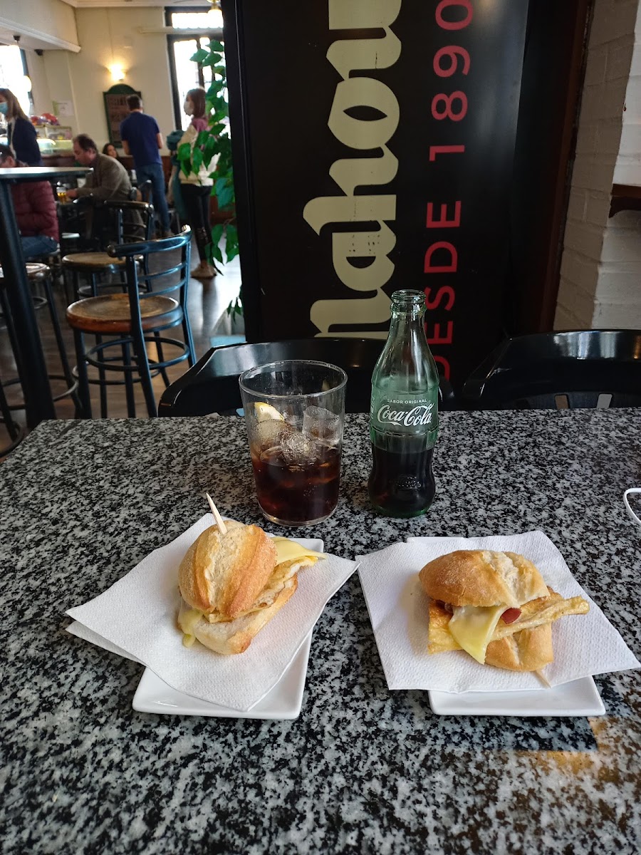 Café Puccini - Photo 6