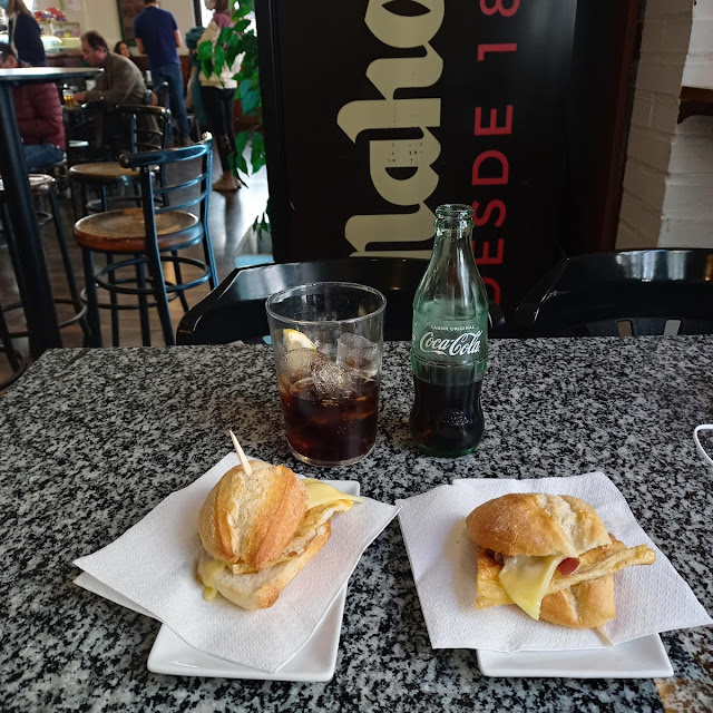 Bocadillo de Tortilla Y Queso