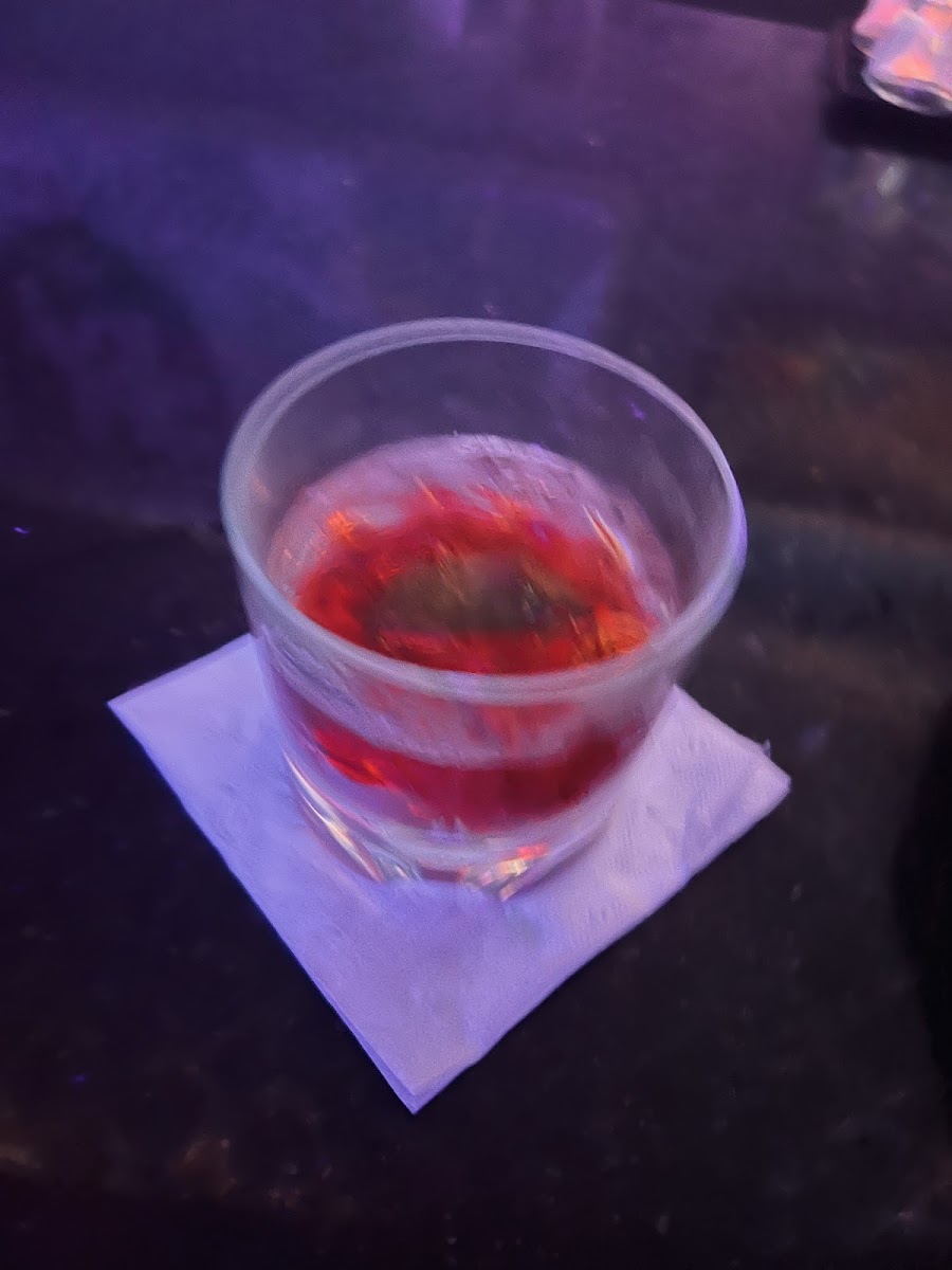 Friend's Tavern - Photo 9