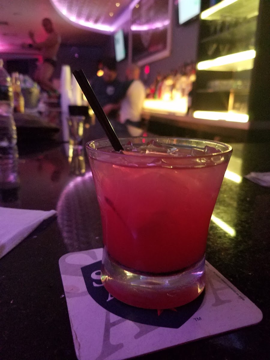 Friend's Tavern - Photo 4
