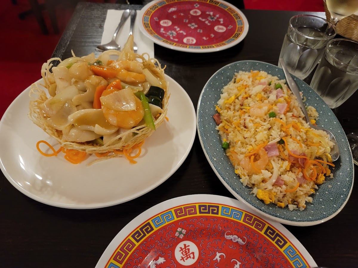 Chefoo Chinese Restaurant - Photo 2
