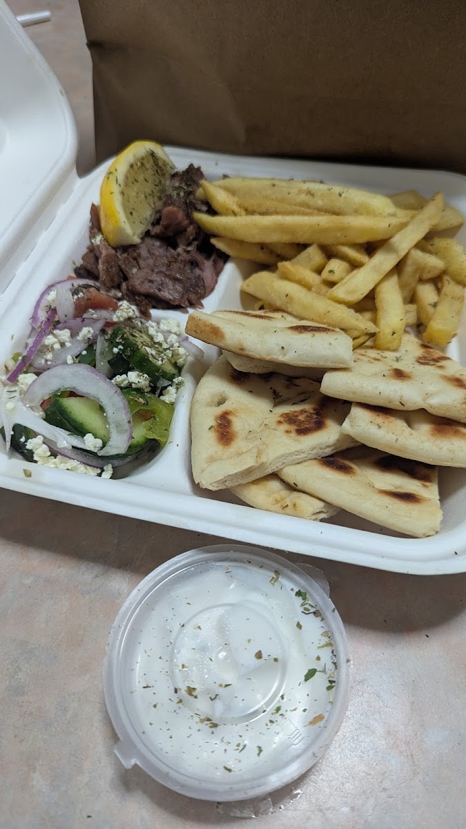 Yiros Guys Arana hills - Photo 6