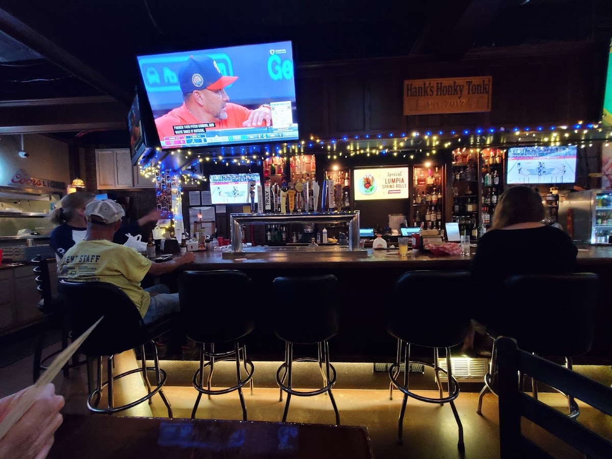 Hank's Honky Tonk - Photo 4