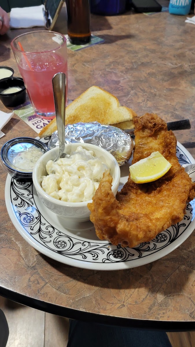 Conger Bar and Grill - Photo 4
