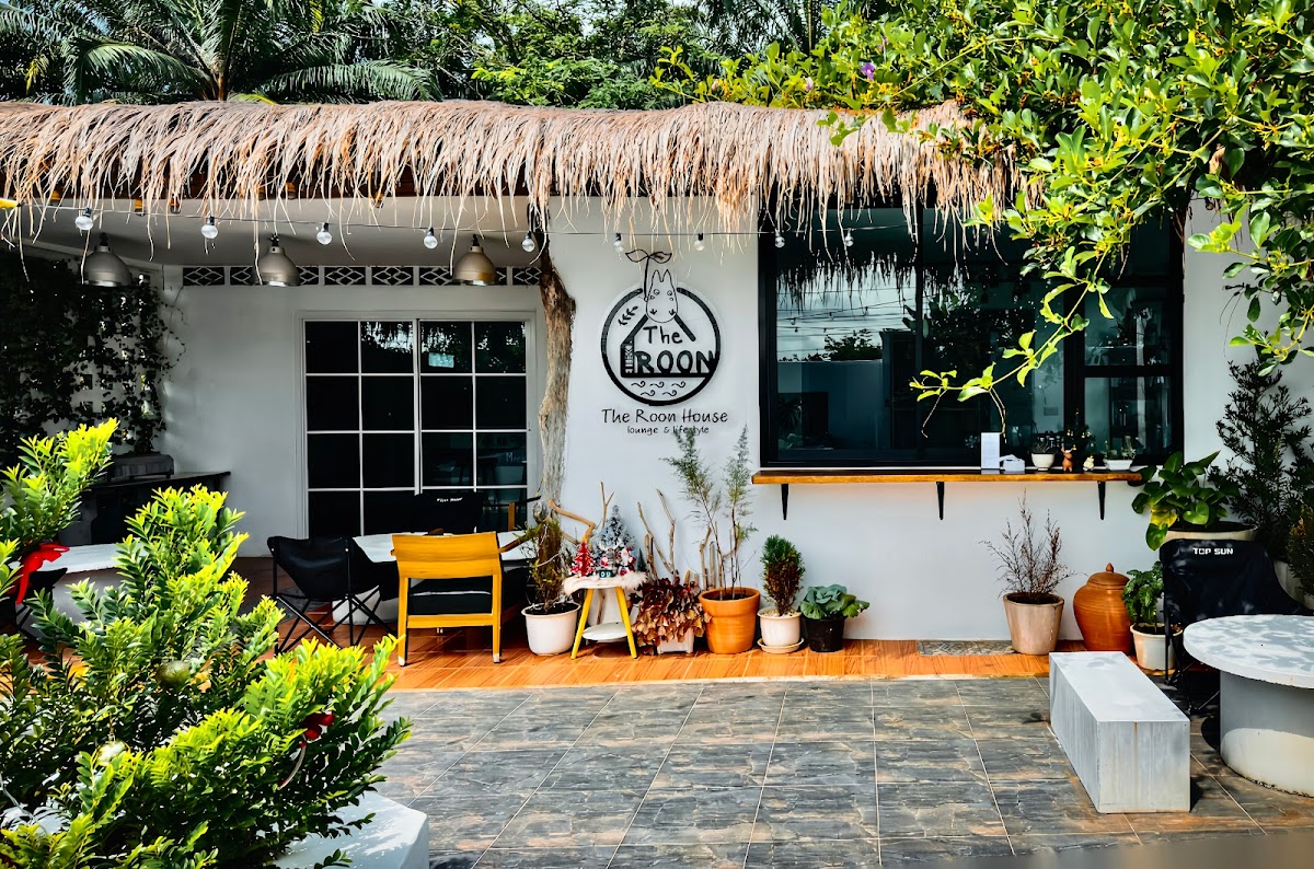 The roon house lounge & lifestyle