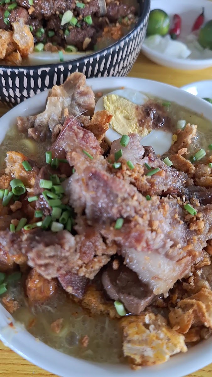 Esteban's Lomi - Photo 1