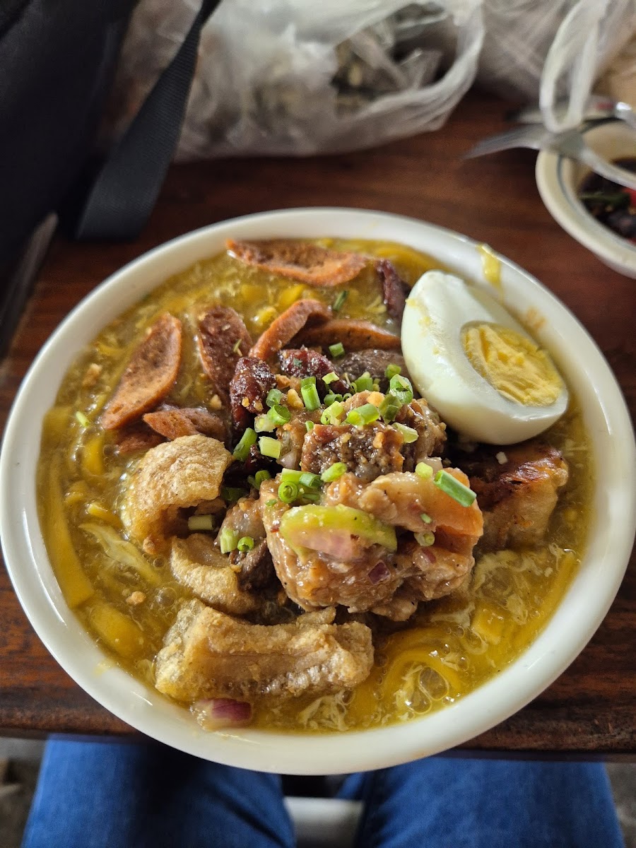 Esteban's Lomi - Photo 2