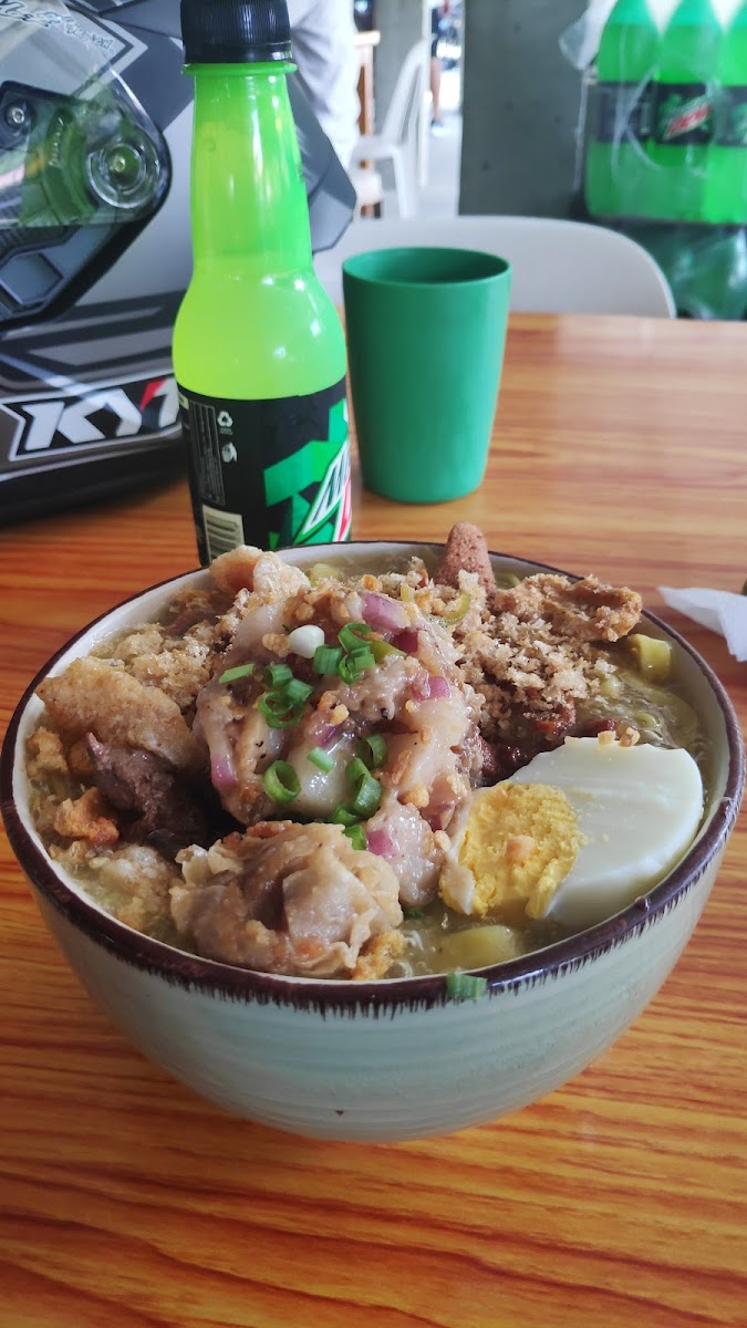 Esteban's Lomi - Photo 6